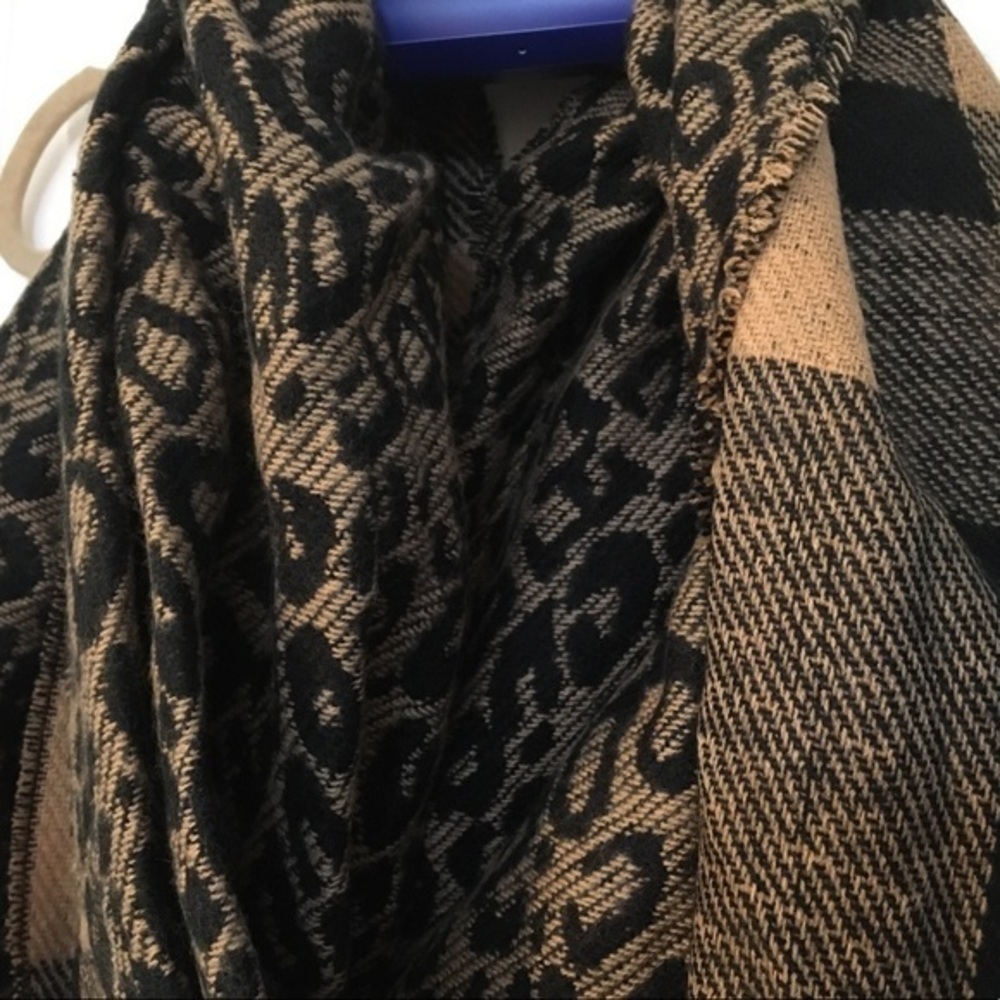 NWT Apt. 9 Animal Print & Plaid Scarf - Picture 5 of 7